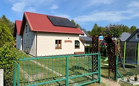 Domek W Zaciszu Debina